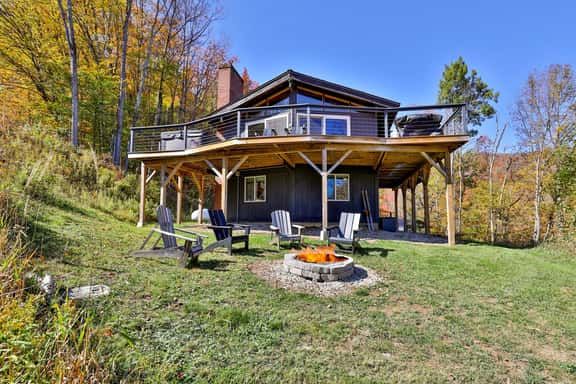 RoundTop Chalet | Hot Tub, Fire Pit & Mountain Views near Killington & Okemo - Image 1