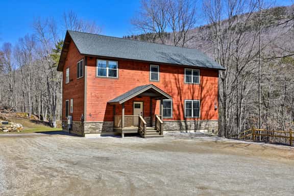 NEW! Smart 3BR Basecamp w/ Hot Tub, AC, EV Charger & Flat Parking - Image 1