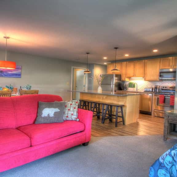 Sweet Suite! Modern, Pool, 2RM, 2BA, Ski Resort 532 - Image 1