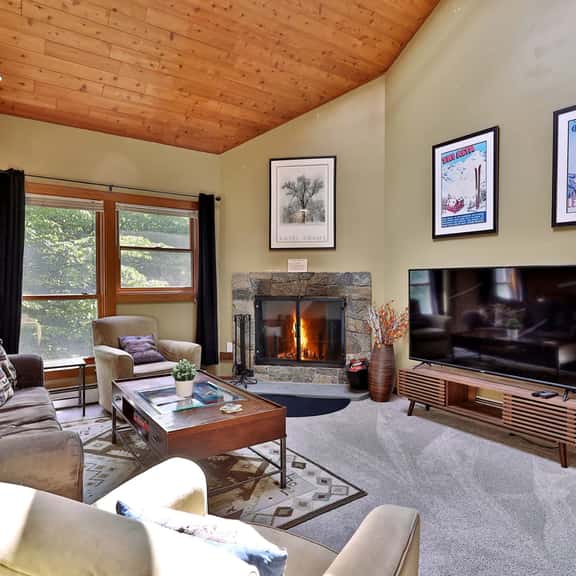 Trail Creek: 1 BR with Loft. Ski Home Trail. Bus. Hot Tub. Pool. #64 - Image 1