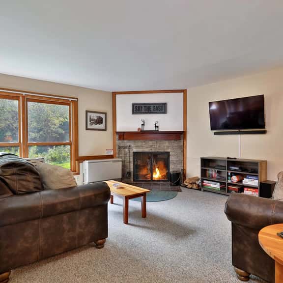 Trail Creek Killington Condos #18: Ski Home Trail. Bus. Hot Tub. Pool. - Image 1