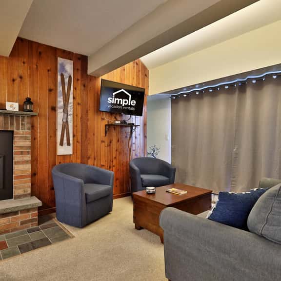 Alpine Oasis Studio at Mountain Green Resort Killington: Shuttle, Pool, Hot Tub, Gym, Deals! - Image 1