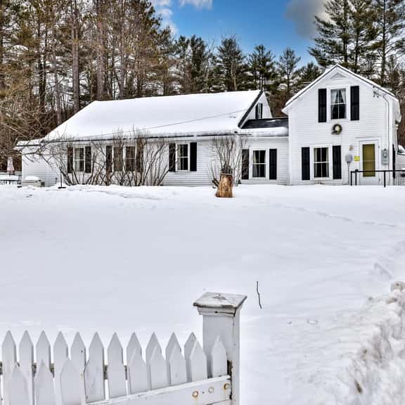 Chittenden Farmhouse: Historic 4BR/2BA, 20 Min to Killington, 7 Min to Mountaintop Resort - Image 1