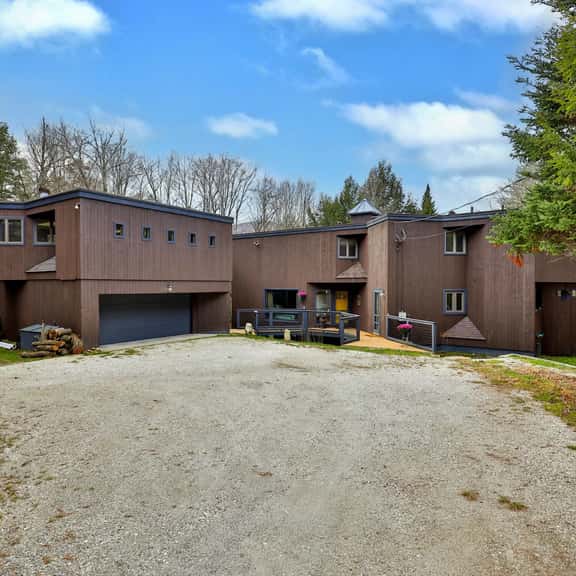 Renovated 4BR House w/ Hot Tub & Fire Pit: Near Killington Lifts & Dining - Image 1