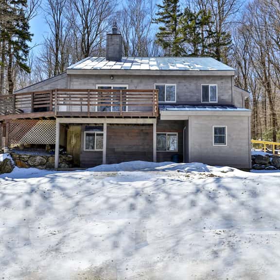 Liquid Lodge: 6BR Multi-Family Hub with 3 Living Areas, Private Hot Tub & 4pm Check Out - Image 1