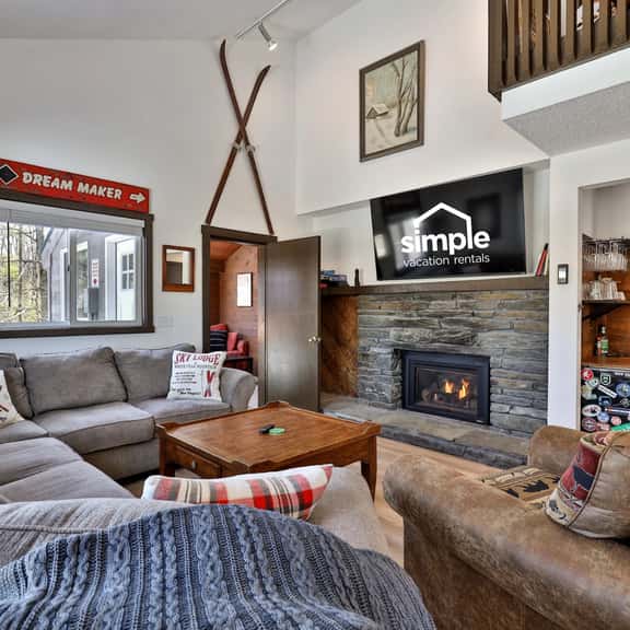 Liquid Lodge: Upper - Image 1