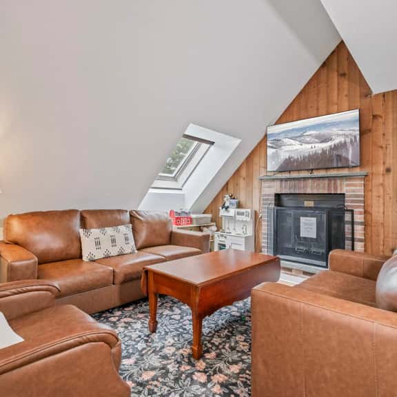 Mountain Green Condo Walk to Snowshed Lodge, Sleeps 6, Shuttle Access - Image 1