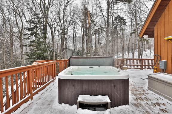 Tanglewood Vista at Killington: Great Group Ski Home Close to Mountain. Hot Tub. - Image 3