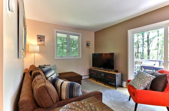 Cozy 3BR, 2-Story Retreat with Hot Tub, Pet Friendly, Deck, Grill, Fire Table, 5 min to Killington - Image 2