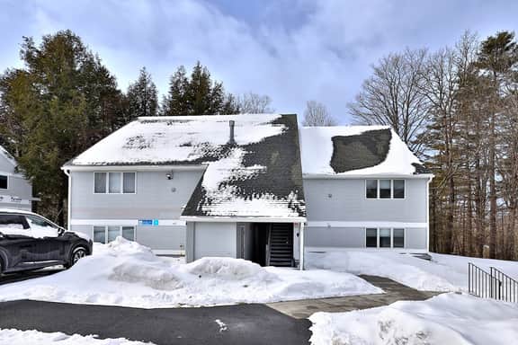 Skiers Suite: 2RM/2BA Renovated Condo on the Bus Route w/ Pool. Discounted Ski Rentals. #332 - Image 5