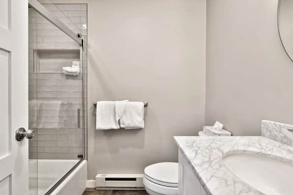 Renovated Killington Center Studio. Close to Resort. Bus. Discounted Ski Rentals. 523 - Image 4