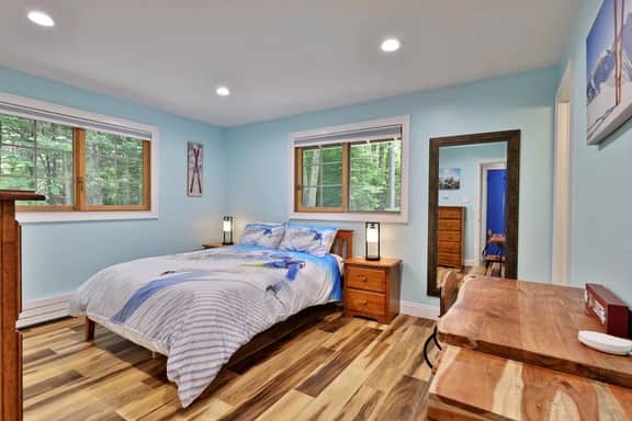 Fun In Fun Out Ski Home: Upper Unit. Renovated 3BR/2BA. Hot Tub. Sauna. - Image 5