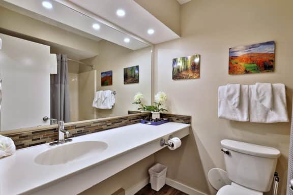 Charming Killington Studio w/ Pool. Bus Route. Ski Rental Deals! - Killington Center Suites 131 - Image 5