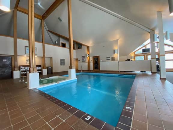 Trail Creek: 1 BR with Loft. Ski Home Trail. Bus. Hot Tub. Pool. #64 - Image 3