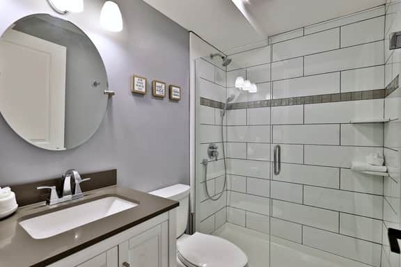 Modern 3BR/2BA Mountain Green Condo w/ Pool, Hot Tub, Gym, Bus. Ski Rental Deals! 1C5 - Image 4