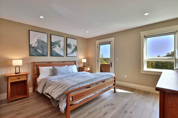 Killington Vistas 92: 4-Bedroom Luxury Ski On Ski Off Home w/ Hot Tub, Mountain Views. - Image 5