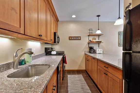 Trail Creek Killington Condos #18: Ski Home Trail. Bus. Hot Tub. Pool. - Image 4
