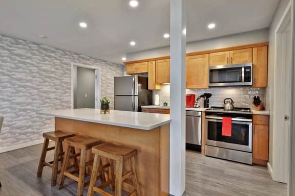 Killington Center 632: a spacious 2RM/2BA condo in the heart of Killington. Discounted ski rentals. - Image 3