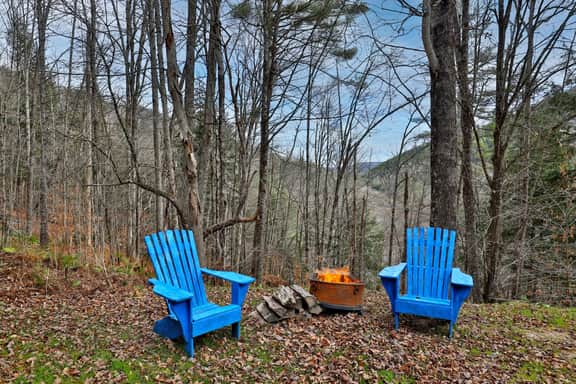 Cozy Vermont House Near Killington and Woodstock. Mountainside. Close to Slopes. - Image 3