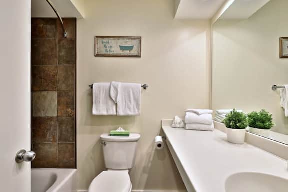 Tranquil Peaks Studio at Killington Center - Perfect for a Getaway in the Heart of Killington - Image 4