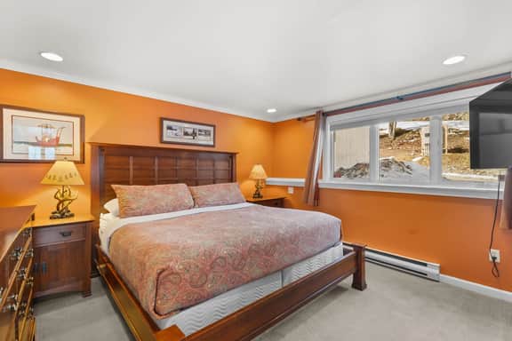 Trailside Village #7: Slopeside 1BR w/ Hot Tub and Sauna. Ski In/Out with Discounted Ski Rentals - Image 5