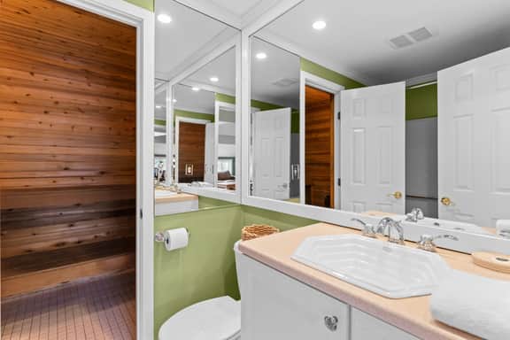 Trailside Village #4: Slopeside 3BR w/ Hot Tub and Sauna. Ski In/Out with Discounted Ski Rentals - Image 3