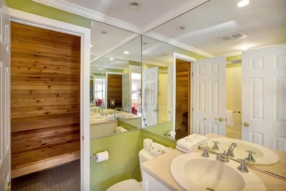 Trailside Village #3: Slopeside 1BR w/ Hot Tub and Sauna. Ski In/Out with Discounted Ski Rentals - Image 3