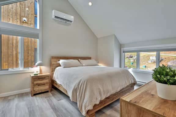 Trailside Six: Ski-On/Off Condo for 8 with Private Hot Tub & Sauna. Ski Deals Too. - Image 5