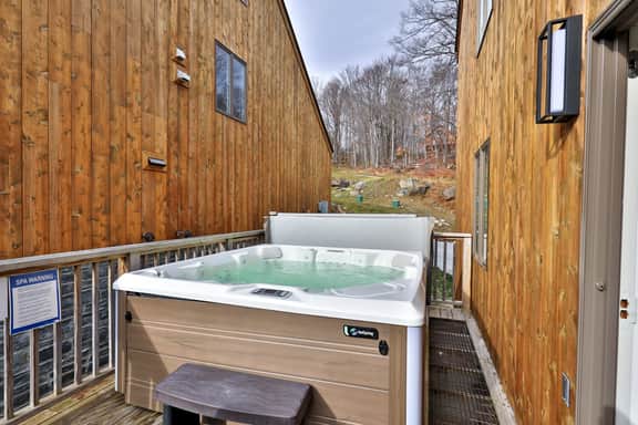Trailside Six: Ski-On/Off Condo for 8 with Private Hot Tub & Sauna. Ski Deals Too. - Image 2