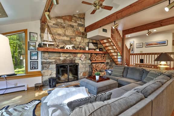 Lakewood Lodge: 4BR/2.5BA Killington Home | Private Hot Tub, Wood Fire, Kent Pond & EV Charging - Image 2