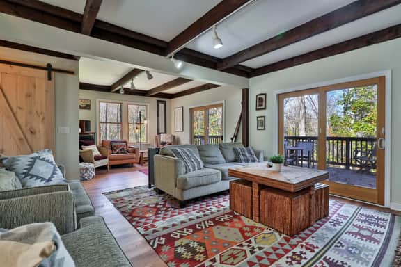 Classic Killington Ski Chalet for 8 w/ Gear Room, 2 Fireplaces, 5 Mins to Slopes - Image 2