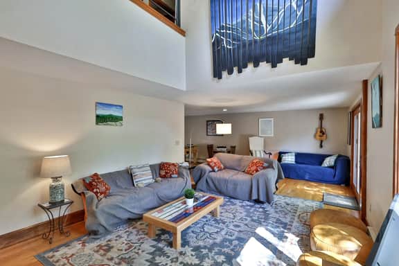 4BR Killington Home Perfect for Families, Pet-Friendly - Image 2