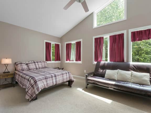 Cozy 3BR Retreat Near Killington Resort – Fireplace, Views, Pet Friendly - Image 4