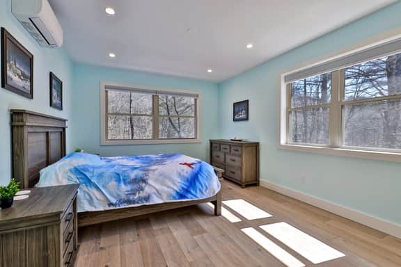 NEW! Smart 3BR Basecamp w/ Hot Tub, AC, EV Charger & Flat Parking - Image 5