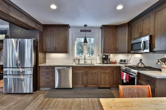 Summit House on George | Renovated | 5 Mins to K-1 | Lift & Rental Deals - Image 3