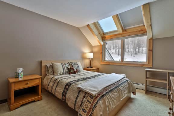 Sunrise Timberline 3BR ski in/ski out with fireplace, pool and hot tub - Image 5