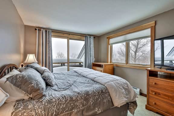 Sunrise Timberline 3BR ski in/ski out with fireplace, pool and hot tub - Image 4