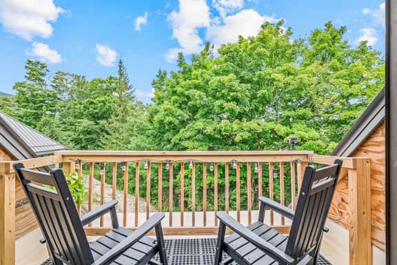 Mountain Green Condo Walk to Snowshed Lodge, Sleeps 6, Shuttle Access - Image 2