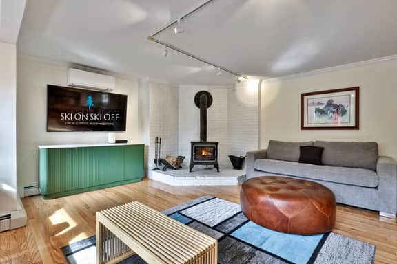 Trailside Village #1: Slopeside 1BR w/ Hot Tub and Sauna. Ski In/Out with Discounted Ski Rentals - Image 5